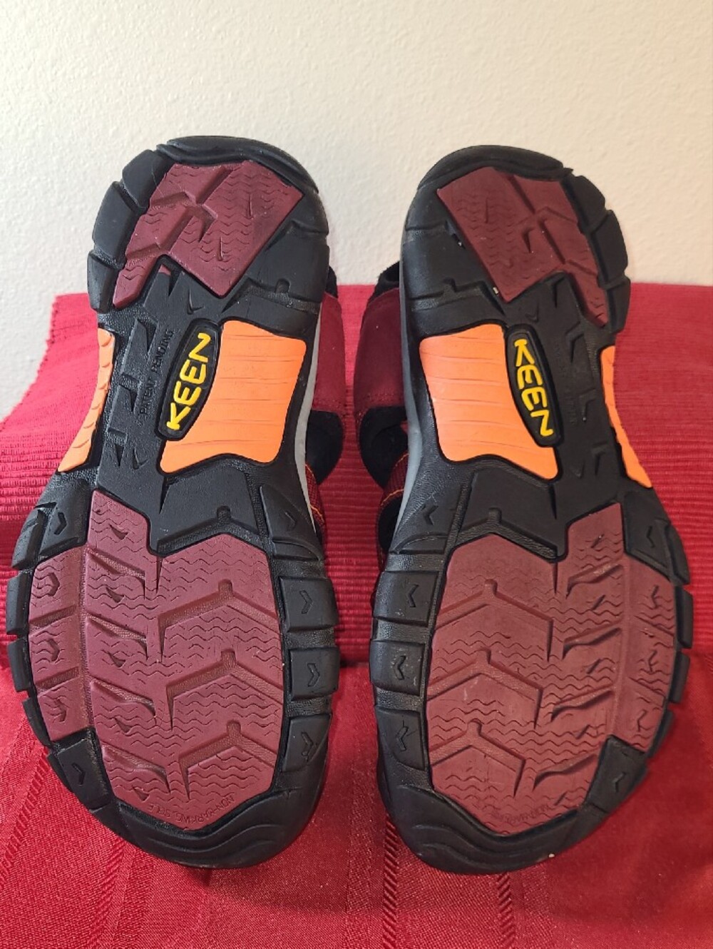 Keen Women's Newport H2 Maroon and Black Outdoor Sport Sandals Size 8.5 - Picture 6 of 10